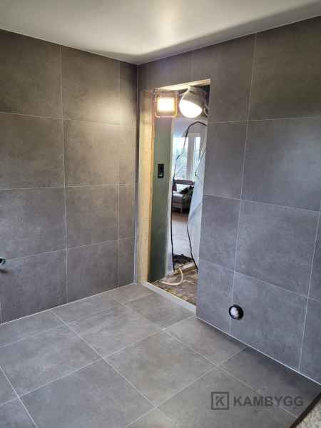 KAMBYGG_Project_025_23 Bad og del av hus &bull; KAMBYGG